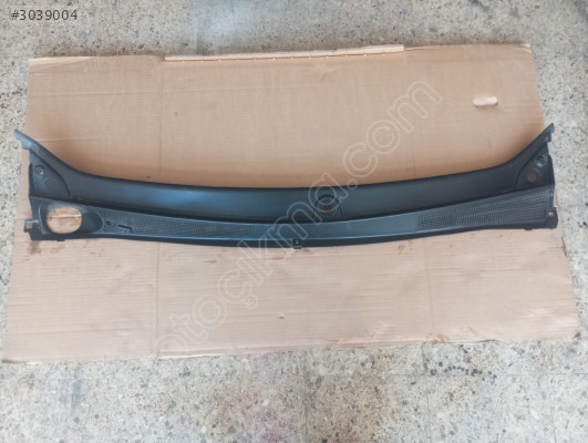 Dacia Duster ön cam ızgarası