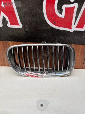 BMW F10 Lci Sağ Ön Panjur 51137203650  F10 Lci Sağ Böbrek-Izgara
