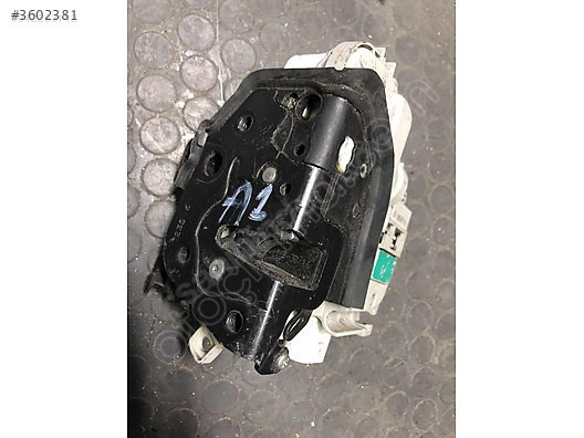 AUDİ A1 SOL ÖN KAPI KİLİDİ