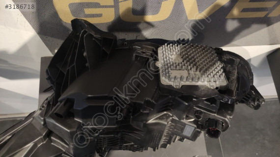 LAND ROVER RANGE ROVER VELAR SAĞ FAR DOLU 2023 N8A2-13W029-