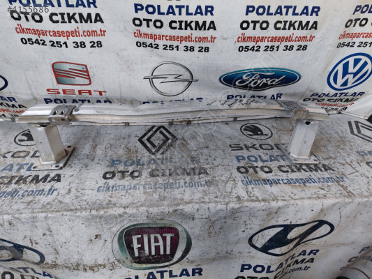 Peugeot 3008 ön tampon demiri