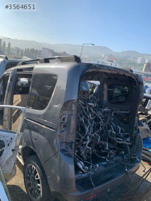 FİAT DOBLO D4 SOL ARKA ÇAMURLUK ORJİNAL ÇIKMA