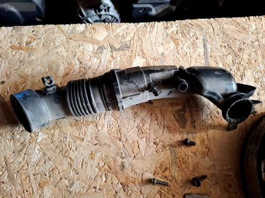 CROSSLAND MOKKA CORSA TURBO EMİŞ HORTUMU 9833016780