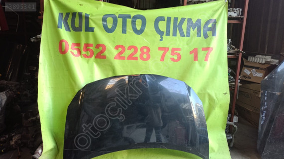 toyota auris kaput