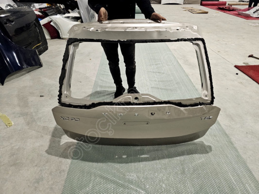 VOLVO XC90 BEJ RENK BAGAJ KAPAĞI ORJINAL LOKALLIK