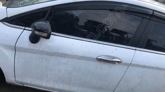 FORD FİESTA SOL ÖN KAPI DOLU OTO FEDAİ