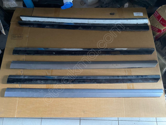 PASSAT B8 SAĞ ARKA KAPI ÇITASI 2015 2023 3G0854940L ÇAĞRI