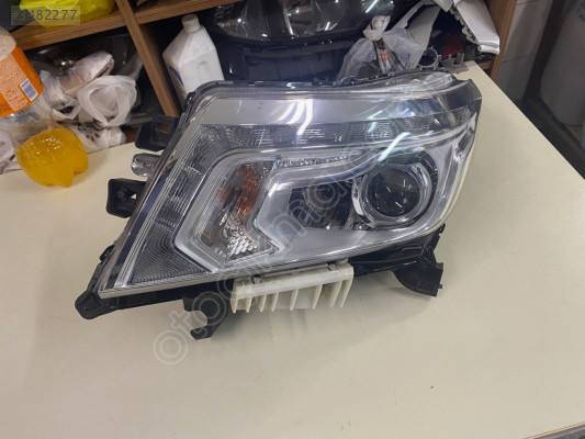 NİSSAN NAVARA LEDLİ ZENON SOL FAR ORJİNAL ÇIKMA