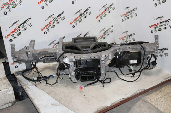 BMW 5 SERİSİ G30 G31 GÖĞÜS DEMİRİ 9299693