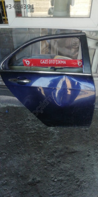 Hyundai accort sag arka kapı çıkma