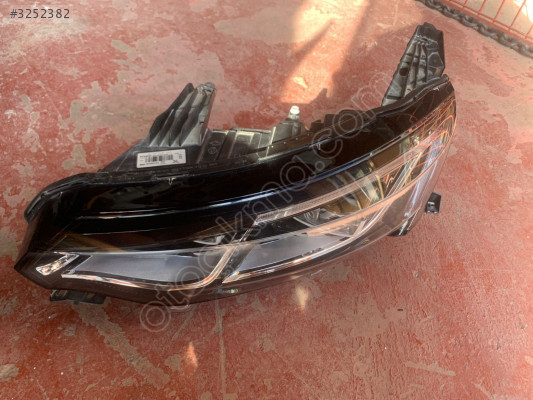 RENAULT TALİSMAN SOL ÖN FAR 260606722R