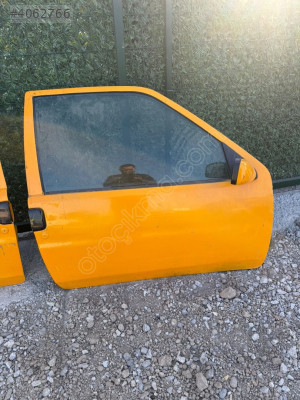 Peugeot 106 sağ kapı tek kapı