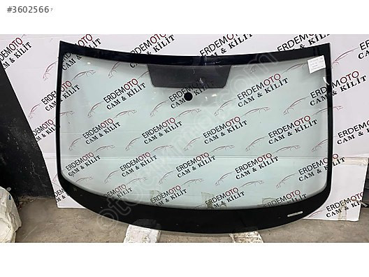 SKODA OKTAVİA ÖN CAM YAN SANAYİ ÇIKMA