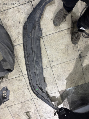 5G0 805 915 J   Ön Tampon alt muhafaza