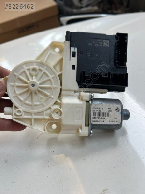 VOLKSWAGEN JETTA 2012 SAĞ ÖN CAM MOTORU 936783-110 561959702A