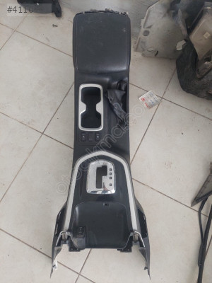 NİSSAN NAVARA ORTA KONSOL