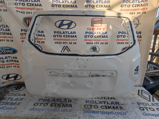 Dacia Duster bagaj kapağı göçük hasarlı beyaz 2010-15
