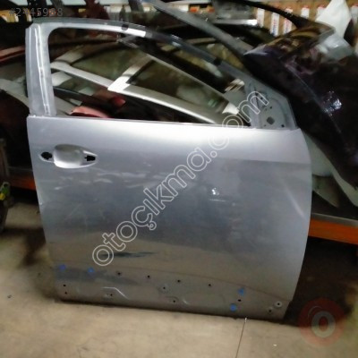 Peugeot 3008 Sağ Ön Kapı