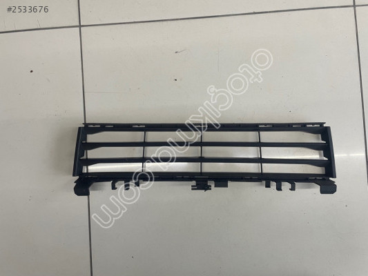 BMW 5 SERİSİ G30 TAMPON ORTA IZGARA