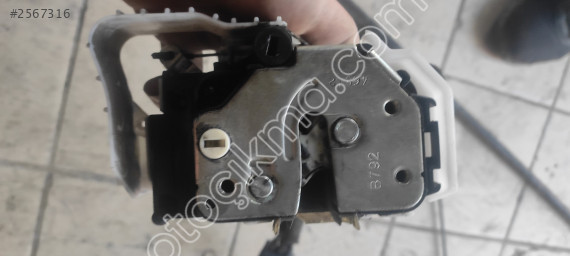 Fiat Doblo 3 sol arka kapı kilidi