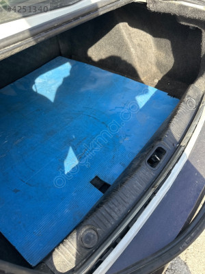 Renault megane 2 ıı Bagaj kilit plastiği kaplaması