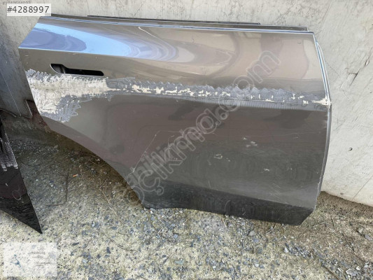 TESLA MODEL Y KAPI SAĞ ARKA HAZIR