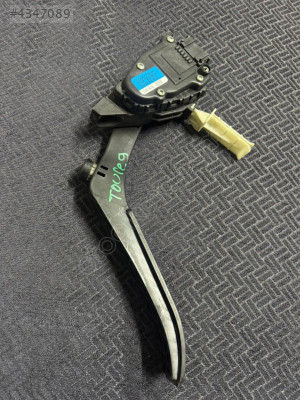 VOLKSWAGEN TOUAREG GAZ PEDALI