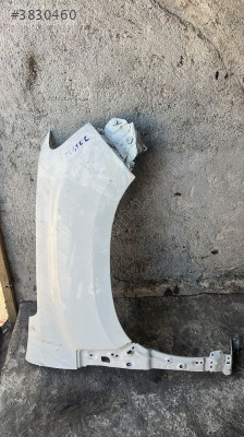 Duster Dacia Sağ Ön Çamurluk - Oto Çıkma Parçaları