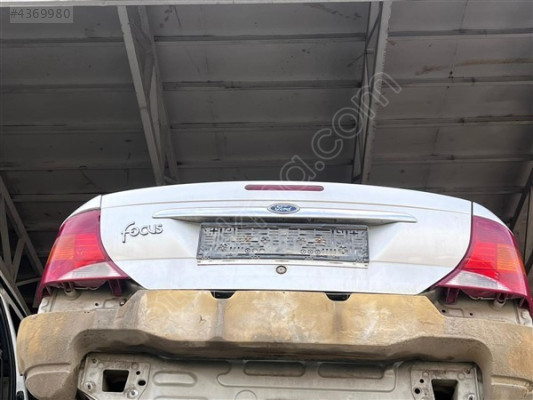 Ford Focus 1 arka bagaj kapagı