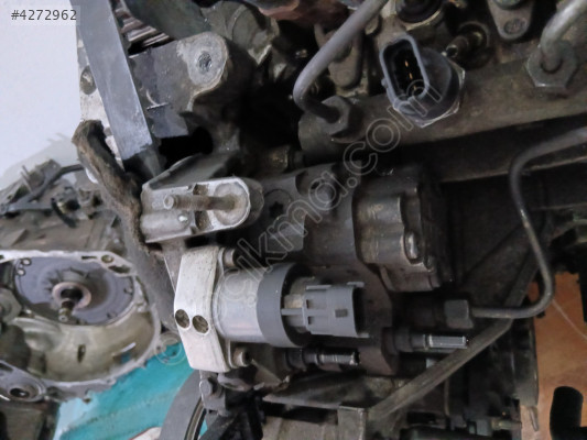 Renault laguna 2 1.9 dci mazot pompası çıkma