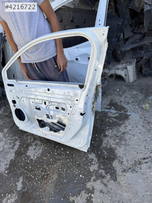 Clio 5 sağ ön kapı