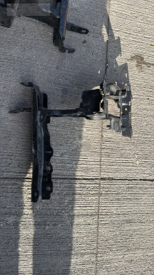 BMW 7 SERİSİ G70 SOL-SAĞ FAR YUVA SACI 9464027-9464028