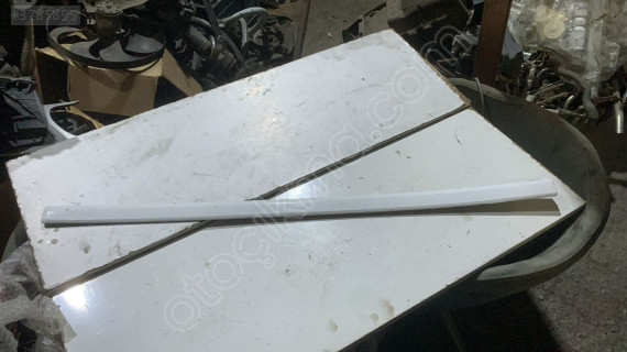 Audi A3 Sol Ön Kapı Çıtası 8p4853953a