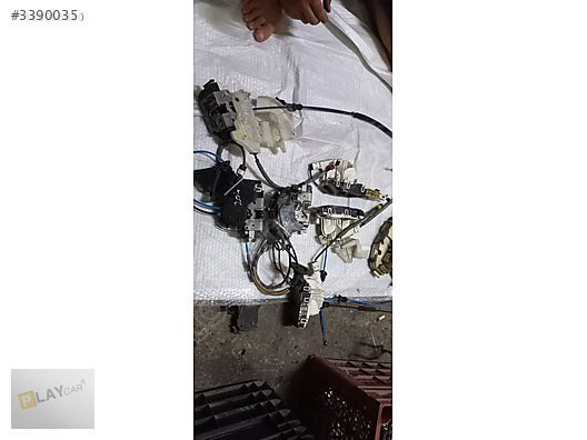 MERCEDES W204 W207 W212 KAPI KİLİDİ