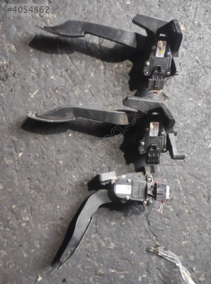 Opel Astra gaz pedalı