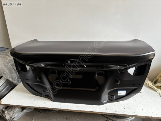 FORD FOCUS BAGAJ KABAĞI ORJİNAL HAFİF HASARLI