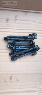 Mazda 323 silindir kapak saplama civataları