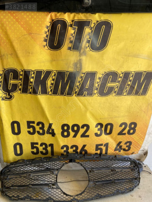 Mercedes C Serisi W205 Ön Panjur - Oto Çıkma Parça A205880018