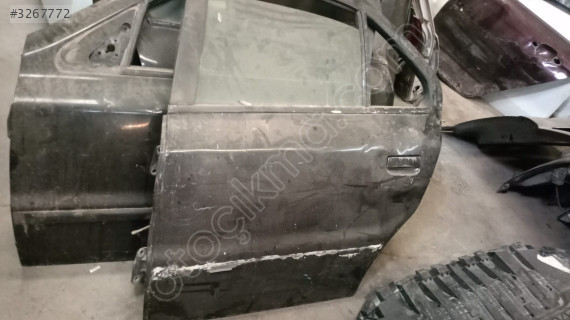 samand ıkço sol arka kapı