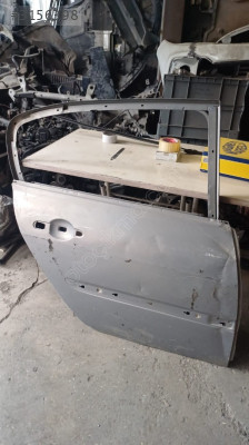 Renault Megane 2 sedan sağ arka kapı