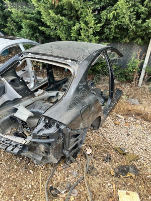 RENAULT LAGUNA 3 SAĞ ARKA ÇAMURLUK GÜÇMANLAR OTO