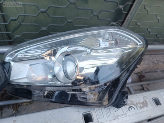 Nissan caşcai sol zenon far