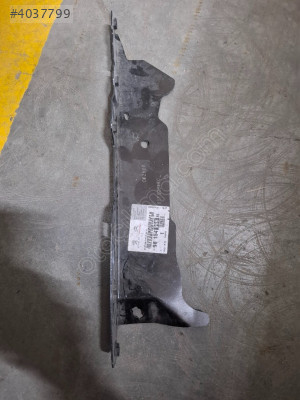Citreon C3 Peugeot ön çamurluk baglanti saci sol 9815499880