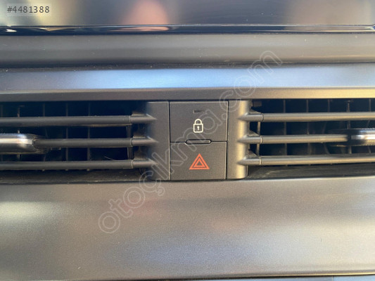 HYUNDAİ BAYON DÖRTLÜ SİNYAL DÜĞMESİ