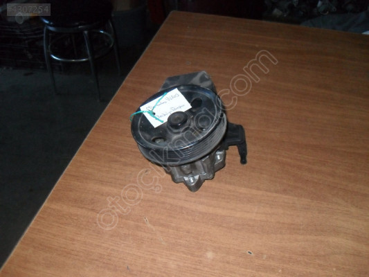 MERCEDES C SERİSİ W203 ÇIKMA DİREKSİYON POMPASI