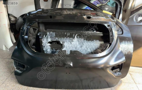RENAULT CLİO 4 BAGAJ KAPAĞI SIFIR ORJİNAL EYUPCAN OTO'DA