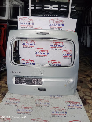 Renault Kangoo bagaj kapağı