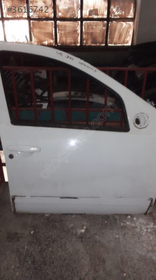 2009-2012 Model Dacia Sandero Sağ Ön Kapı Parçası