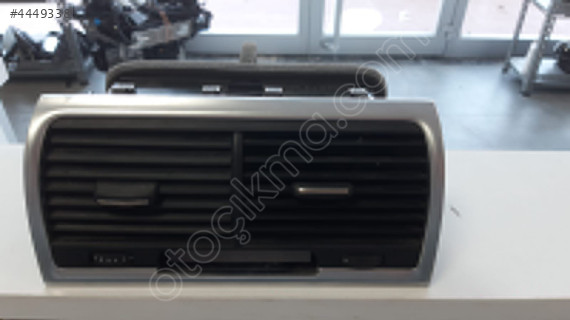 4L0820951 AUDİ Q7 ORTA HAVALANDIRMA