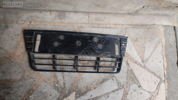 FORD FOCUS 3 ÇIKMA ÖN TAMPON ORTA IZGARA 2013-2015